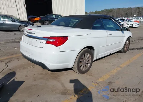 2011 Chrysler 200 Touring z USA, uszkodzony, nr VIN 1C3BC2EBXBN617390